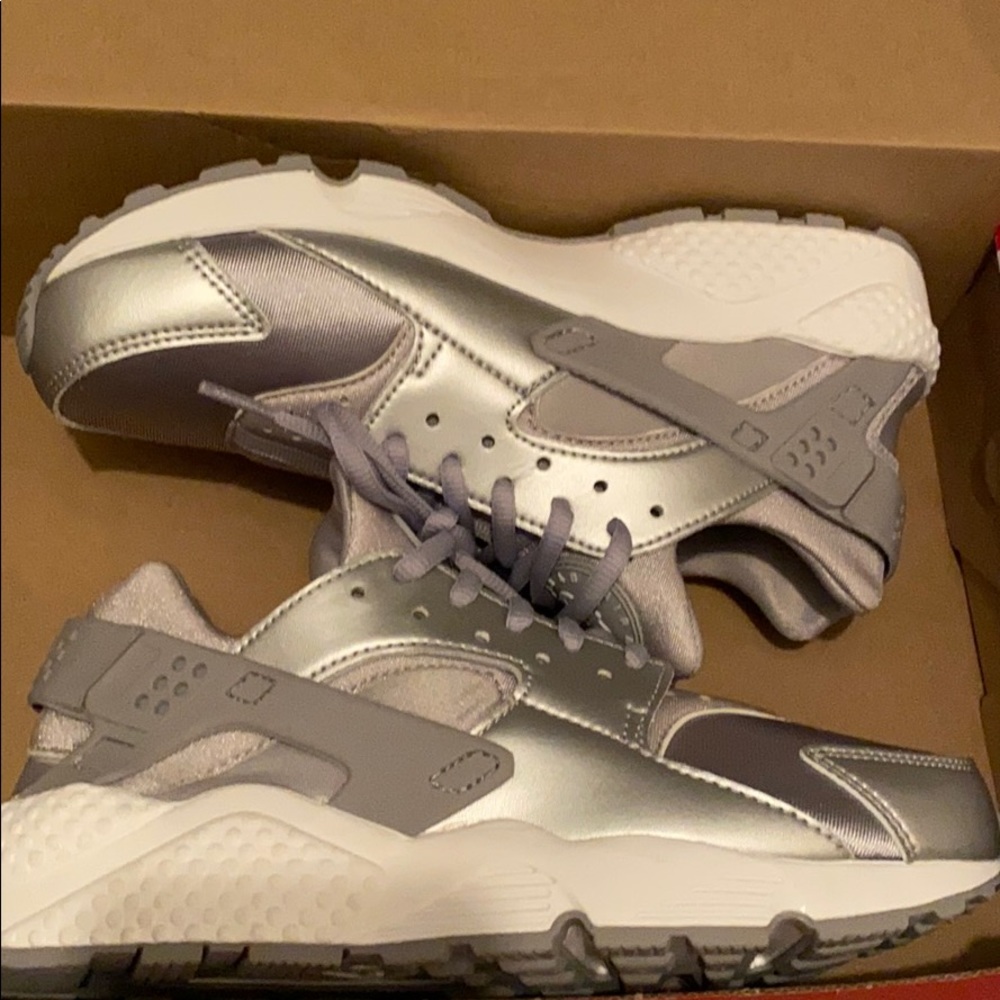 Nike Air Huarache run SE